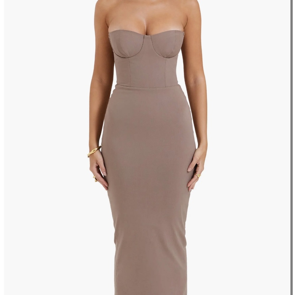 HOUSE OF CB - LUCIA STRAPLESS CORSET MAXI DRESS IN MOCHA - SIZE M